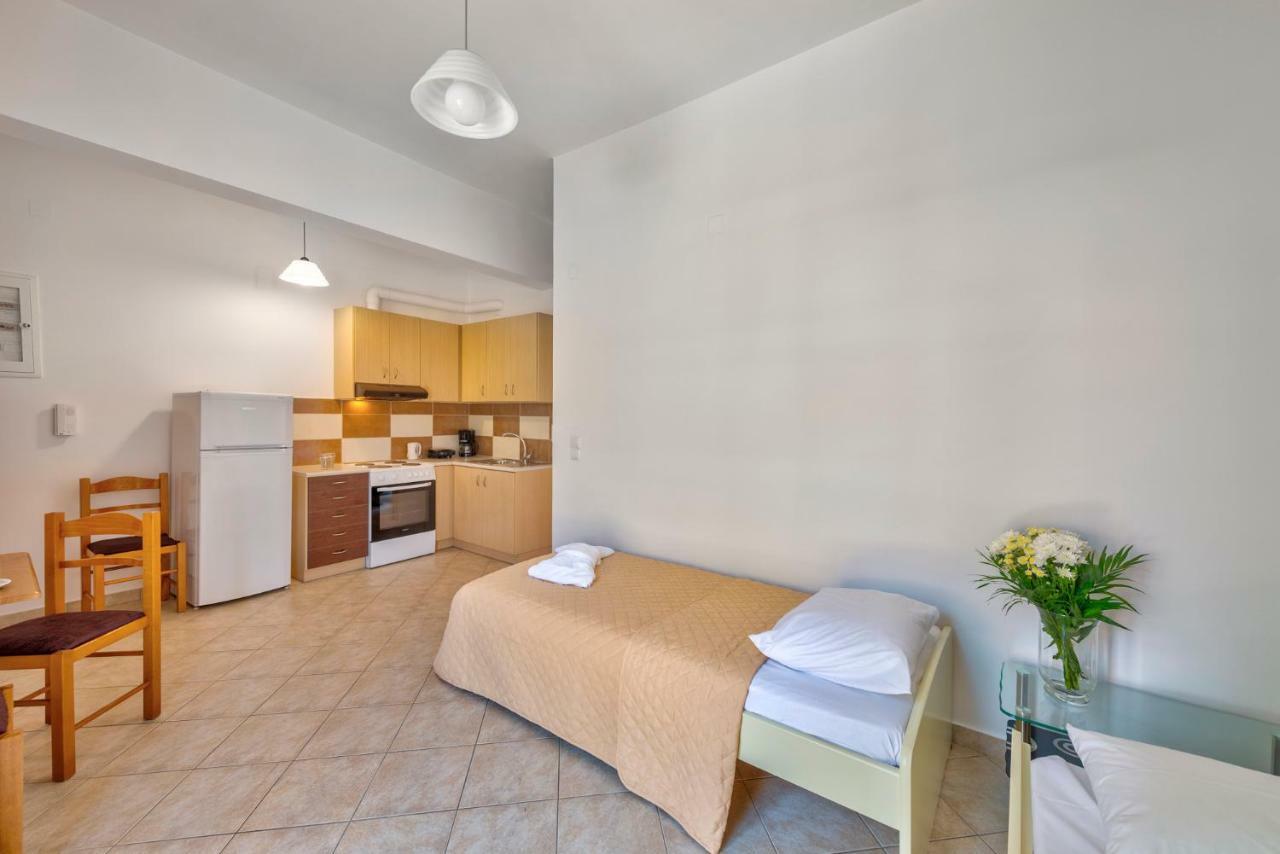 Ethrionplus Two Rooms Apartments Balconies 100 M From The Port Ermoupoli Exterior foto