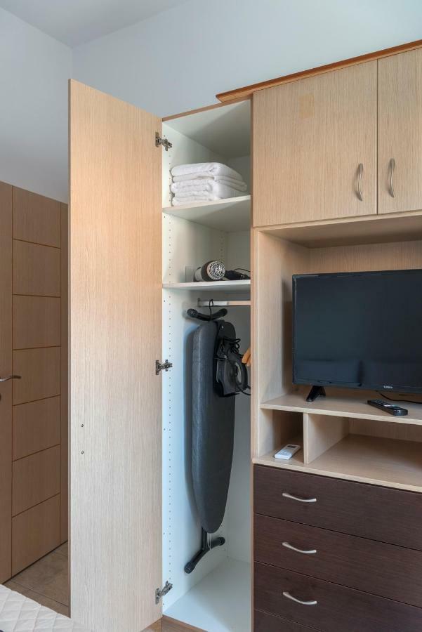 Ethrionplus Two Rooms Apartments Balconies 100 M From The Port Ermoupoli Exterior foto